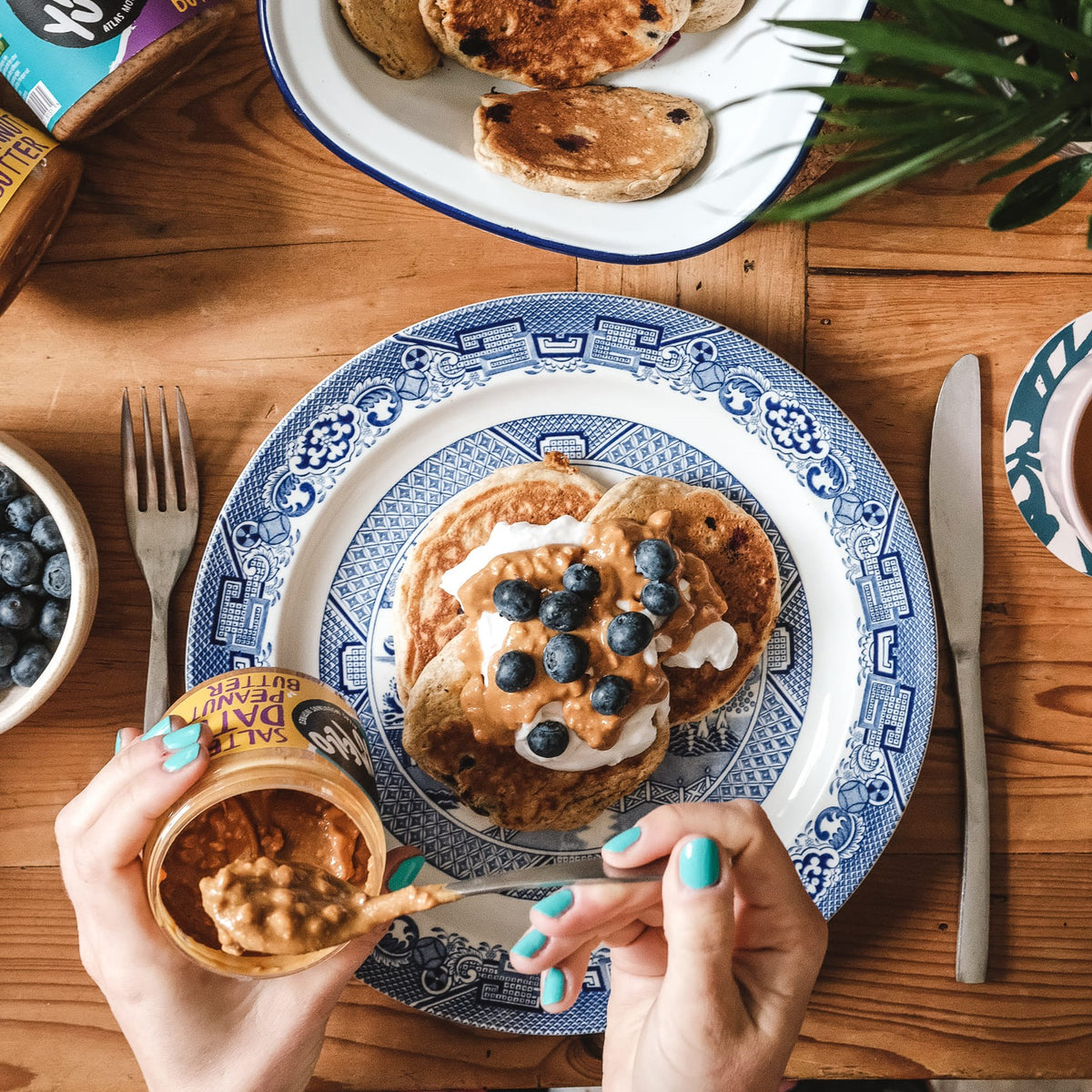 Banana & Blueberry Pancakes – Yumello