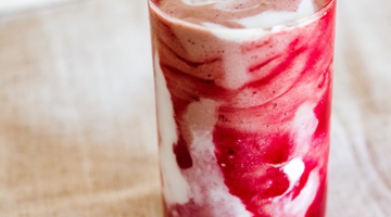 STRAWBERRY, BANANA & SALTED DATE PROTEIN SMOOTHIE