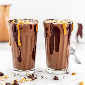 5-ingredient chocolate peanut butter smoothie